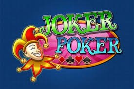 Live Casino ဒီလာနှင့် ကတ်ဂိမ်း ကစားနေသောမြင်ကွင်း